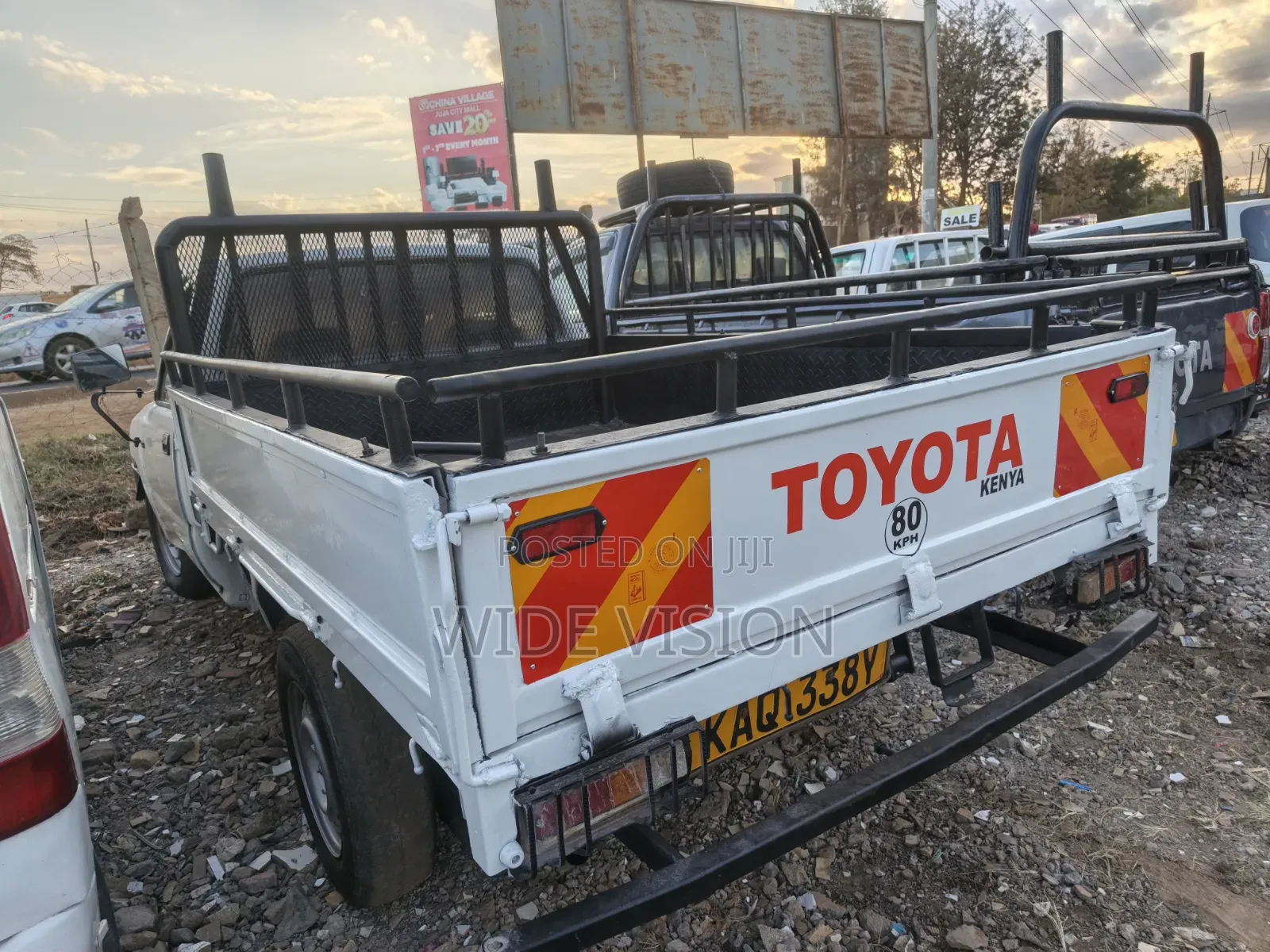 Toyota Hilux 1997 White