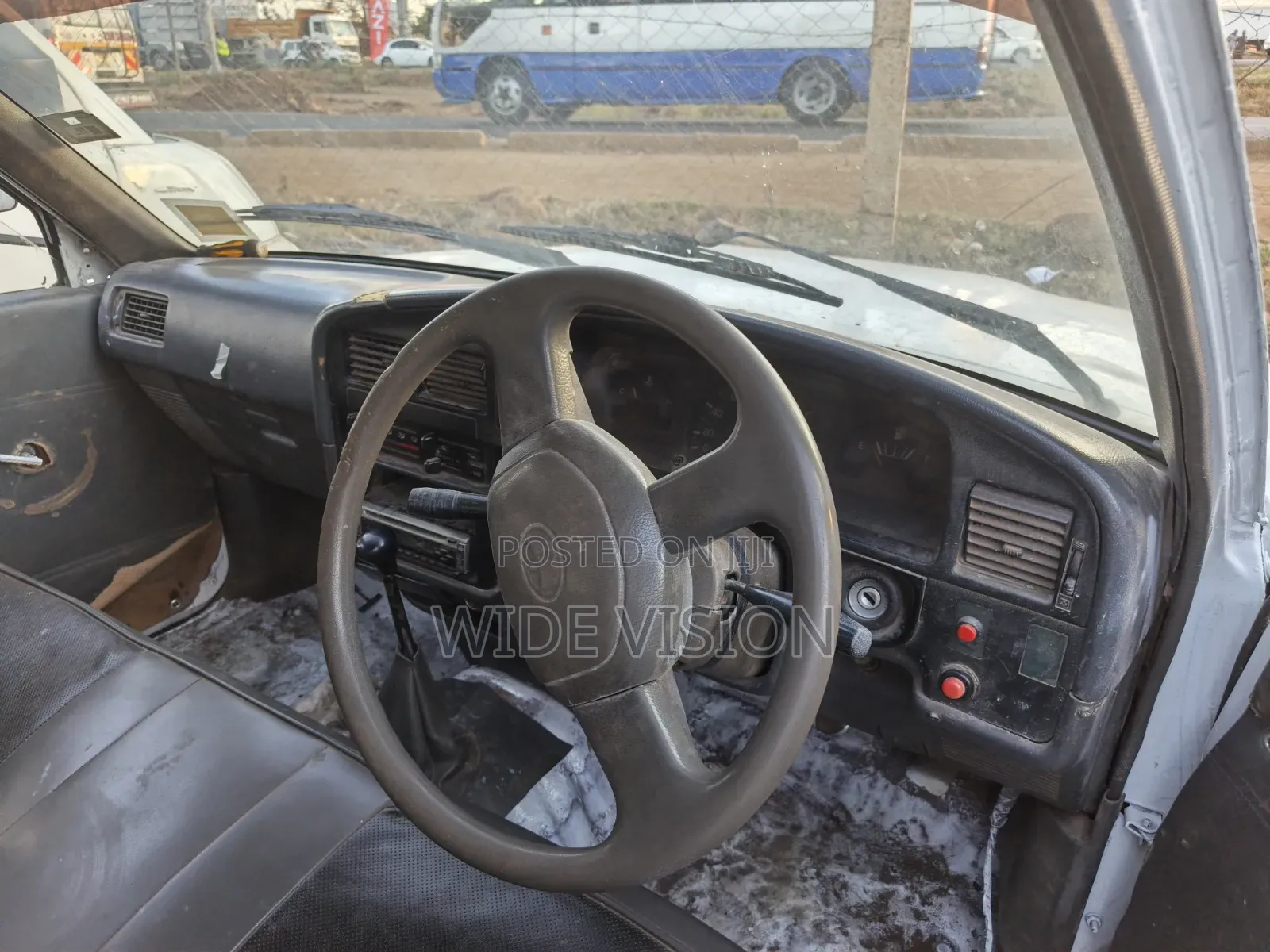 Toyota Hilux 1997 White