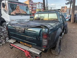 Nissan Hardbody 2004 Green