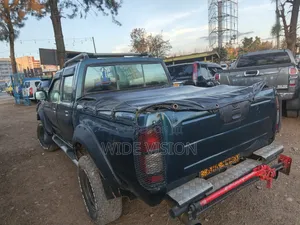 Nissan Hardbody 2004 Green