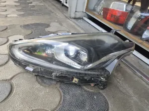 Sienta New Model Headlight 52-289