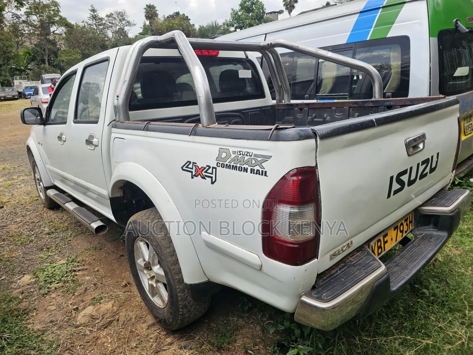 Isuzu D-MAX 2009 White