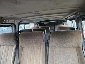 Nissan Caravan (Urvan) 2016 Silver