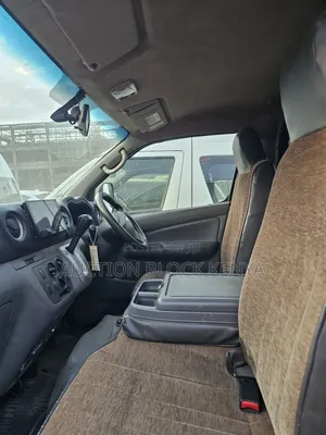 Nissan Caravan (Urvan) 2016 Silver