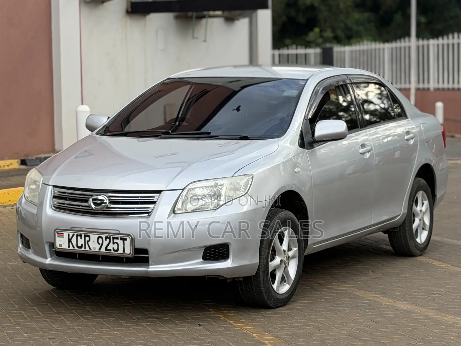 Toyota Axio 2011 Silver