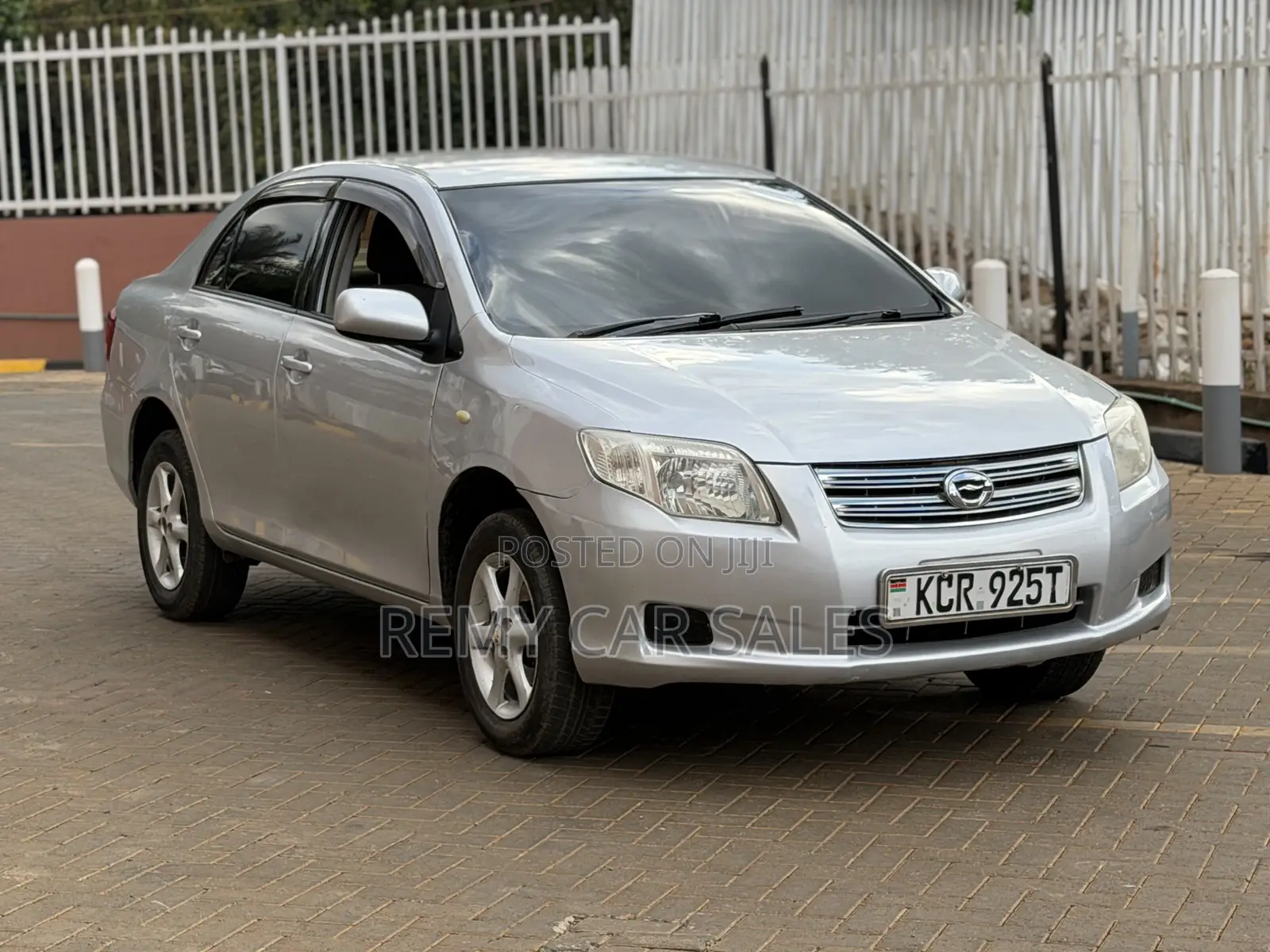 Toyota Axio 2011 Silver