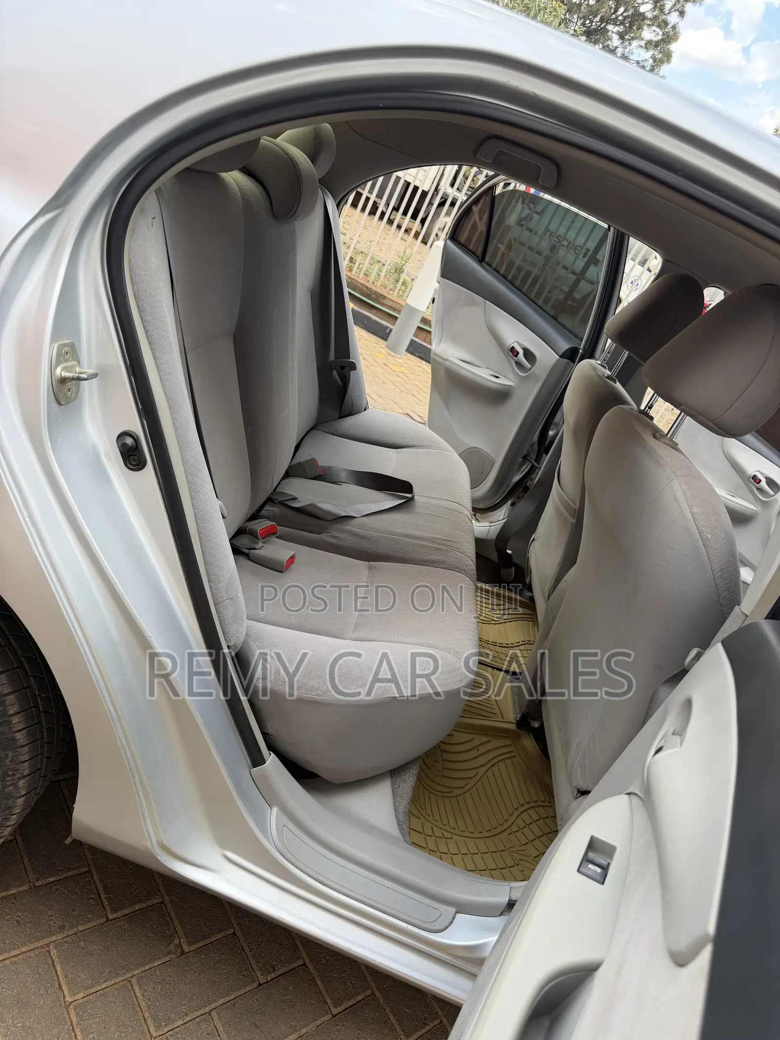 Toyota Axio 2011 Silver