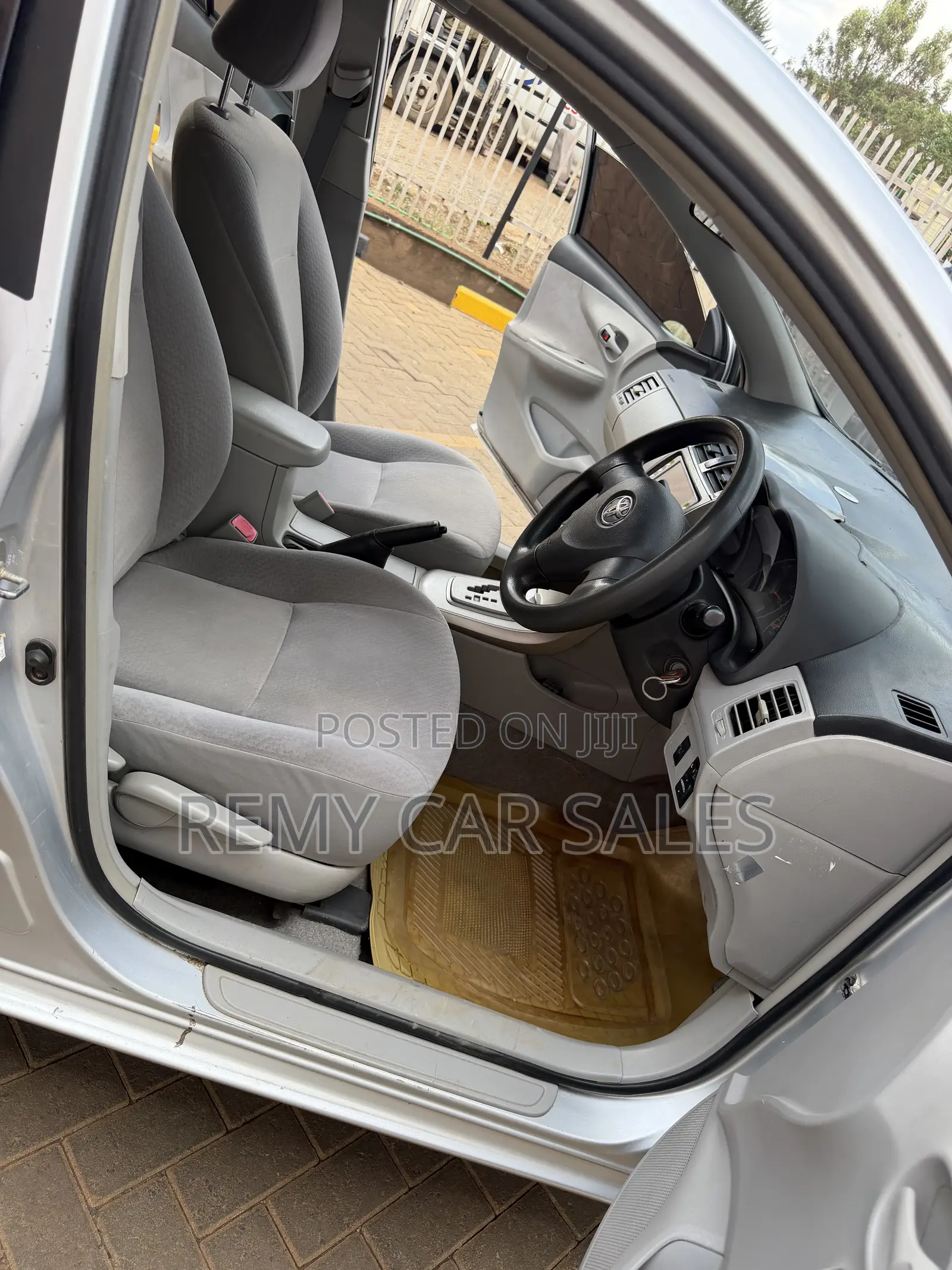 Toyota Axio 2011 Silver