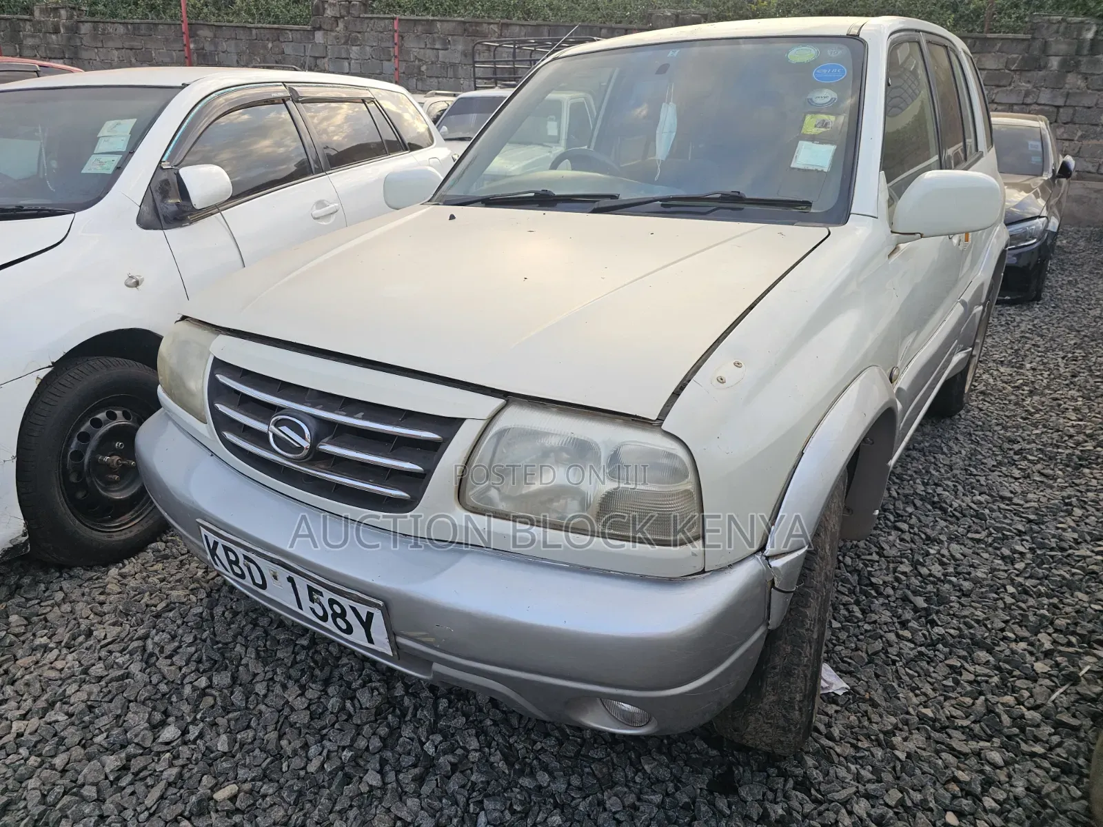 Suzuki Escudo 1999 Silver