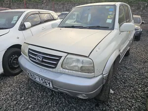 Suzuki Escudo 1999 Silver