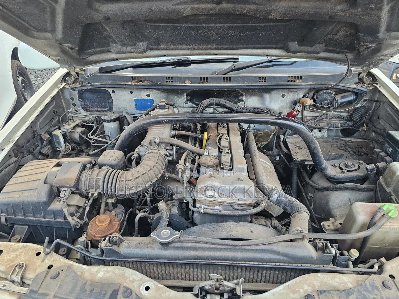 Suzuki Escudo 1999 Silver