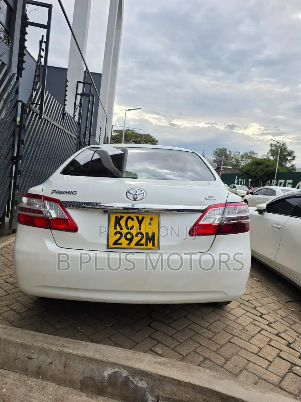 Toyota Premio 2013 White