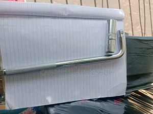 L Handle Bend Lever Paired With Detachable Metal Socket