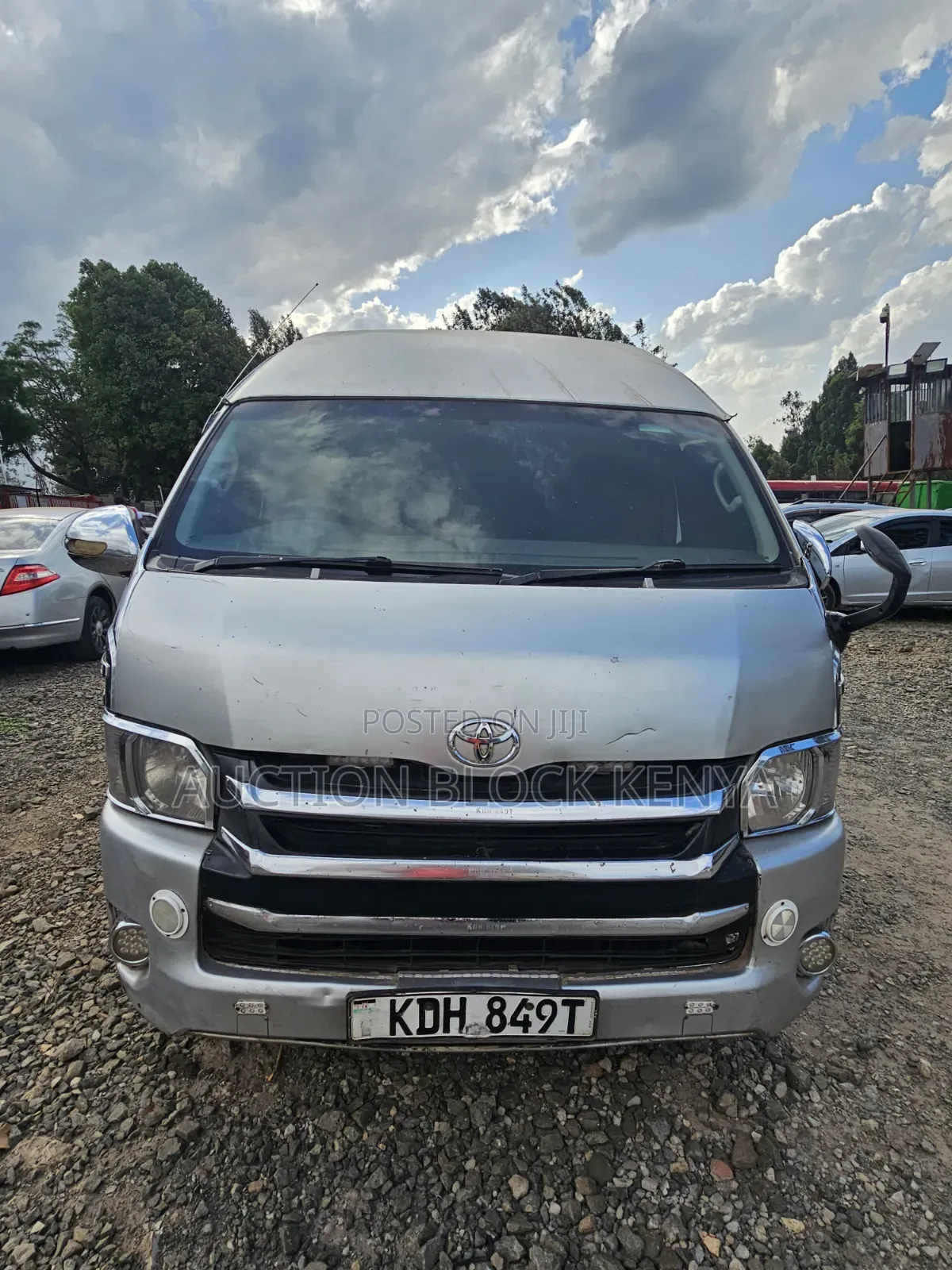 Toyota HiAce 2015 Silver