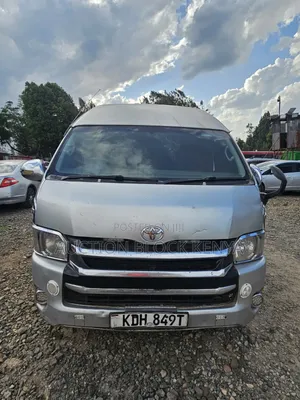Toyota HiAce 2015 Silver