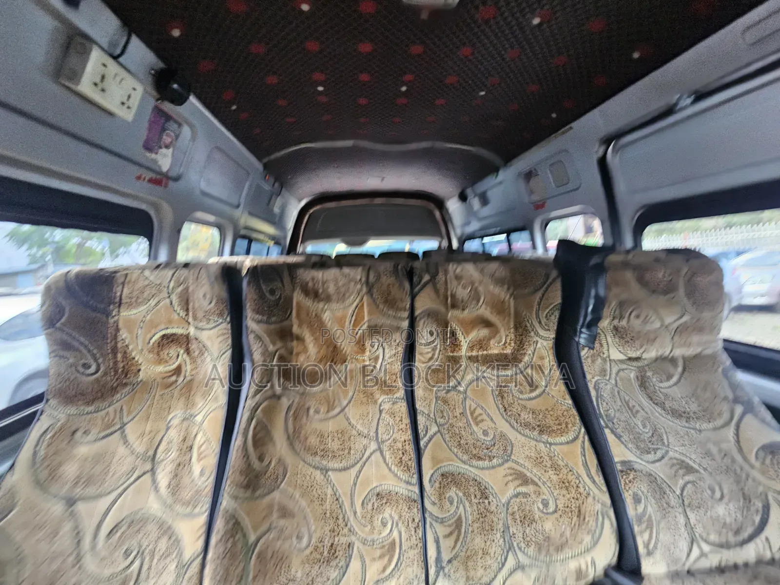 Toyota HiAce 2015 Silver