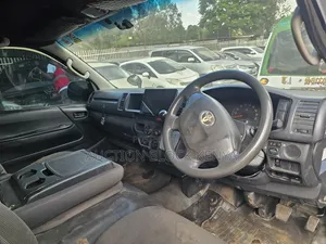 Toyota HiAce 2015 Silver