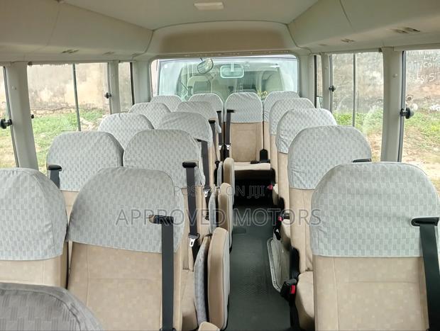 Toyota Coaster 2019 White - thumbnail 6