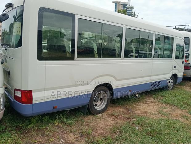 Toyota Coaster 2019 White - thumbnail 10