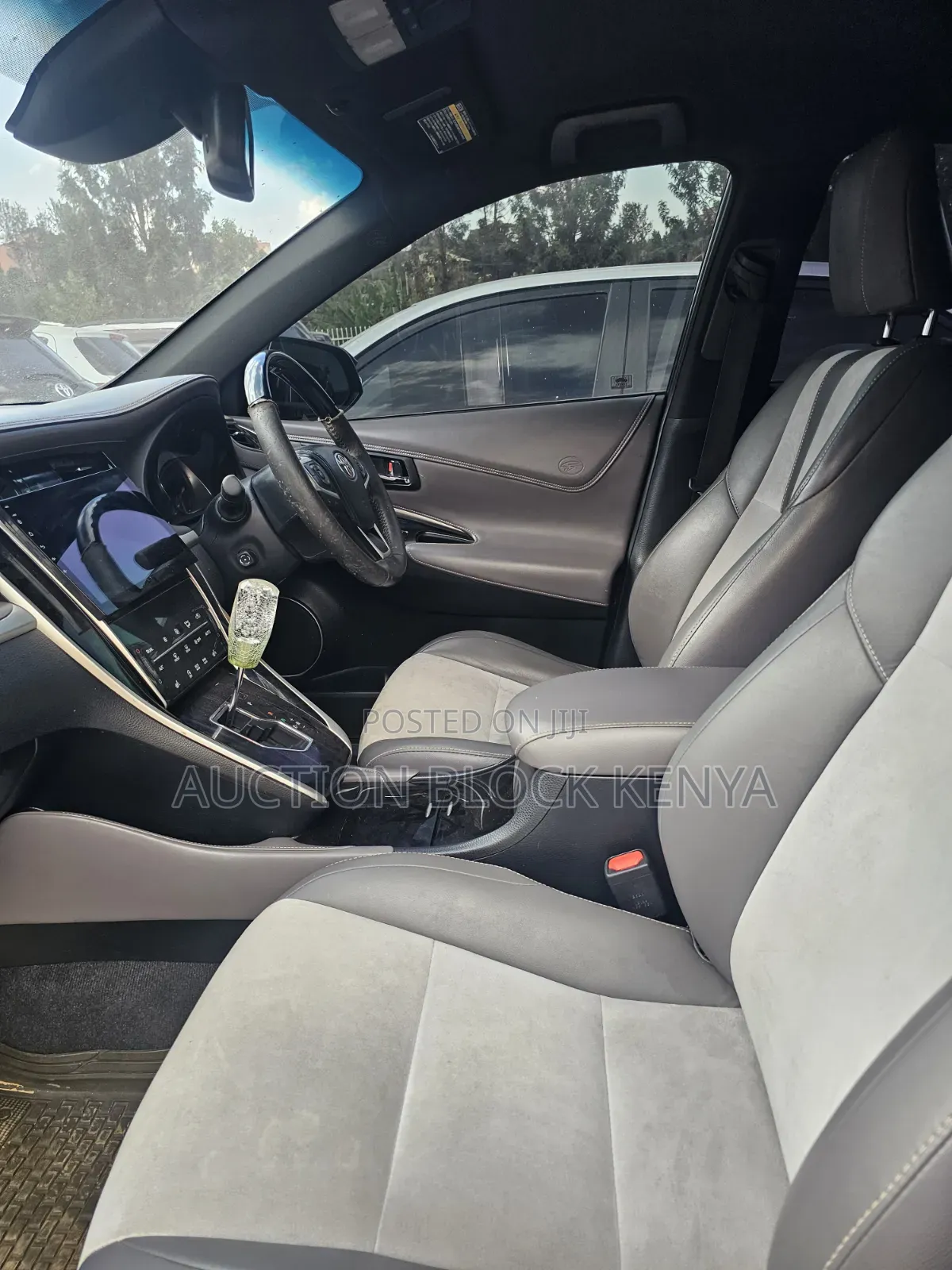 Toyota Harrier 2.0 2016 Blue