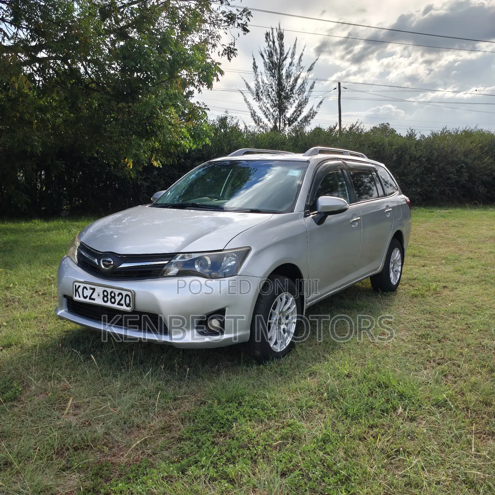 Toyota Corolla Fielder 2013 Silver