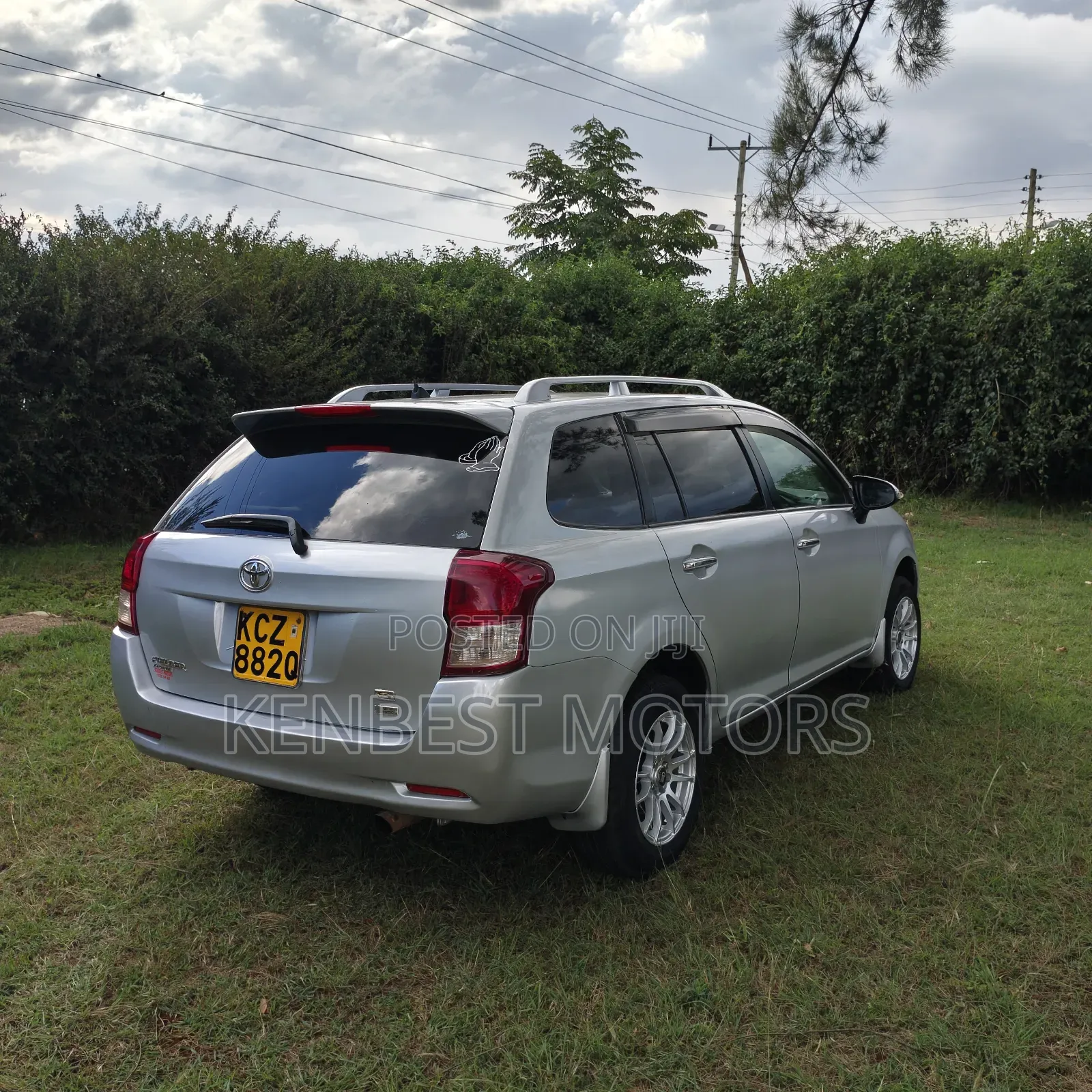 Toyota Corolla Fielder 2013 Silver