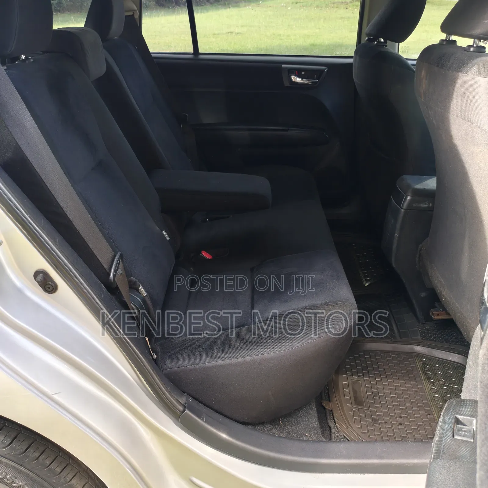 Toyota Corolla Fielder 2013 Silver
