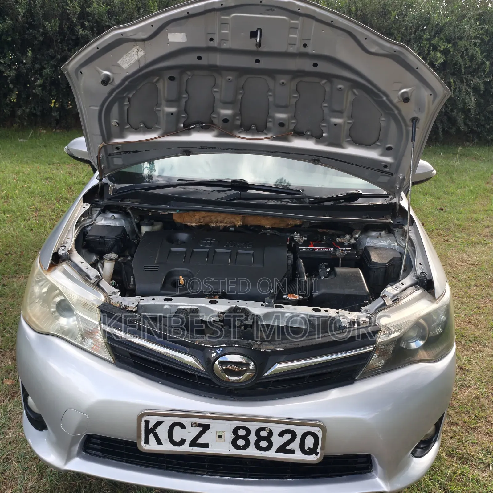 Toyota Corolla Fielder 2013 Silver