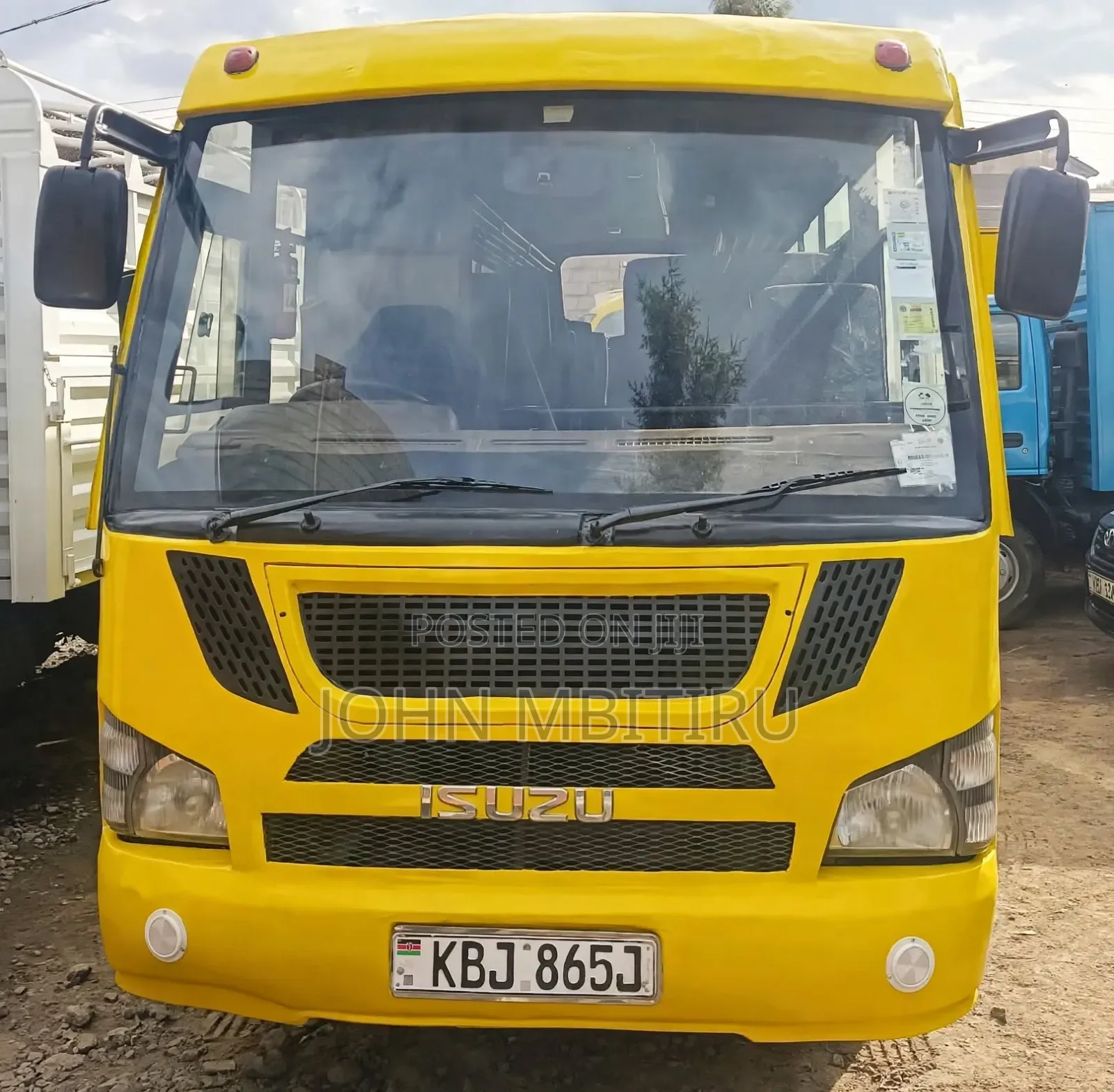 Isuzu NQR 2009 Yellow