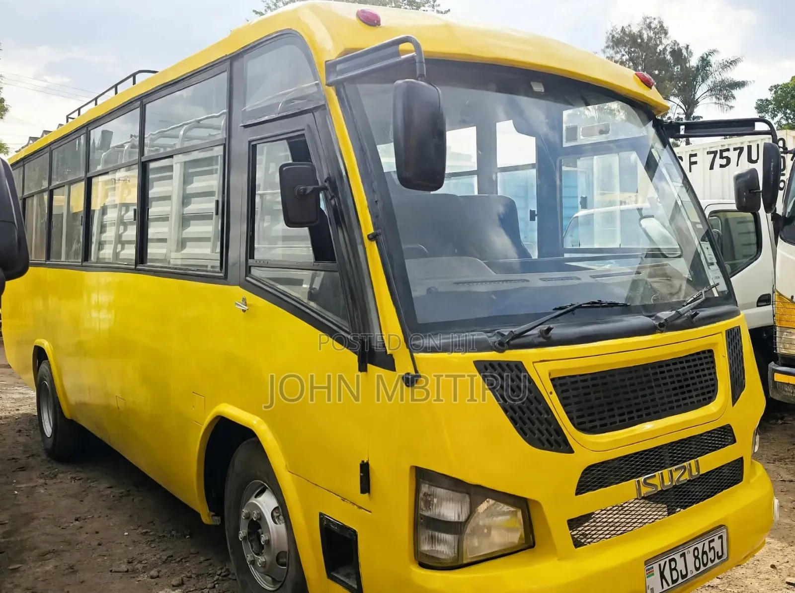 Isuzu NQR 2009 Yellow