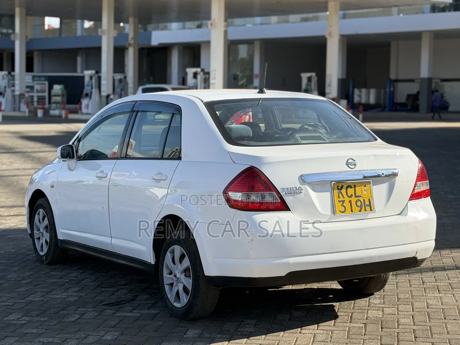 Nissan Tiida 2010 White