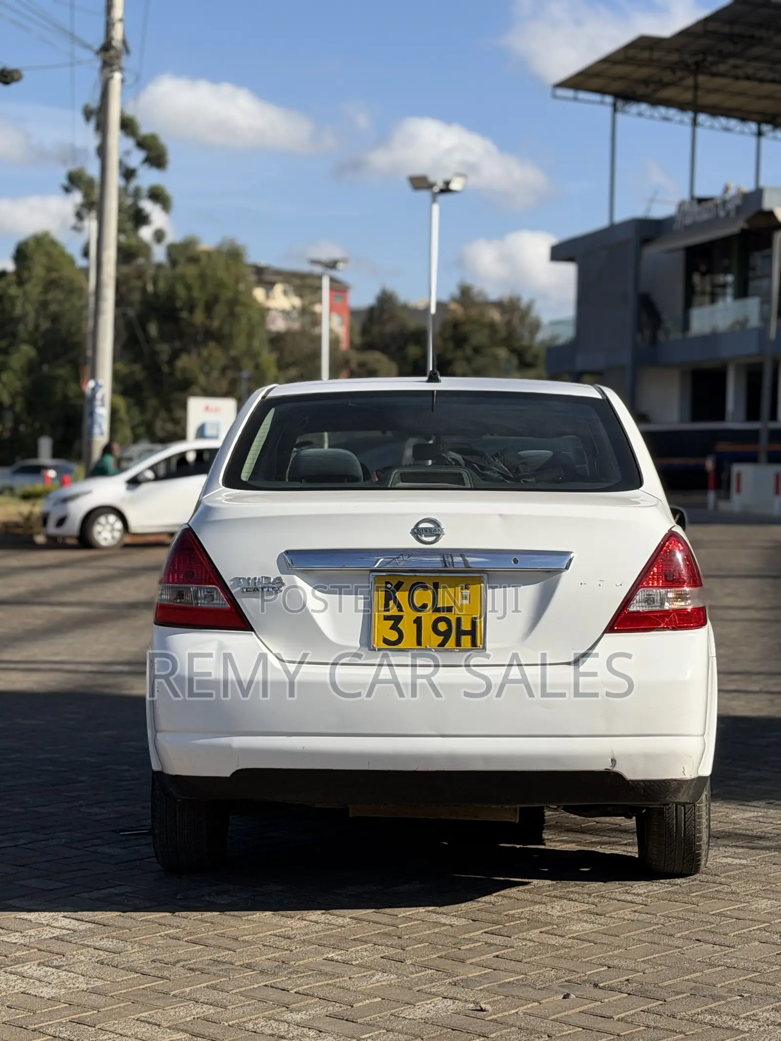 Nissan Tiida 2010 White