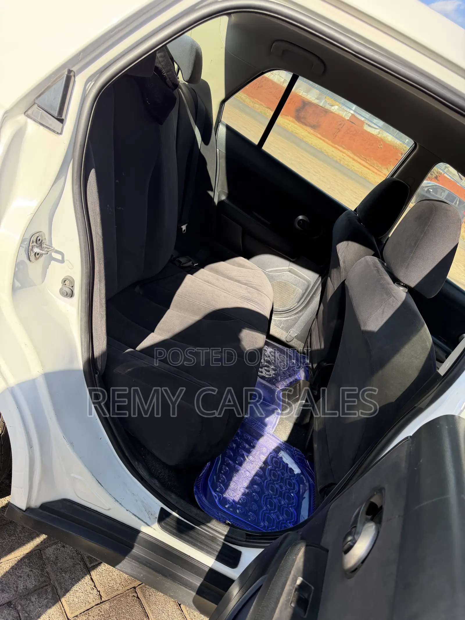 Nissan Tiida 2010 White