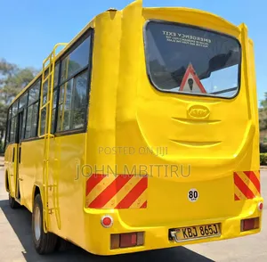 Isuzu NQR 2009 Yellow