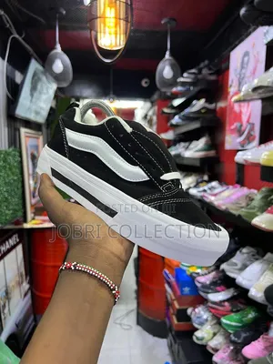 OLD SKool KNU VANs Black White Sneakers