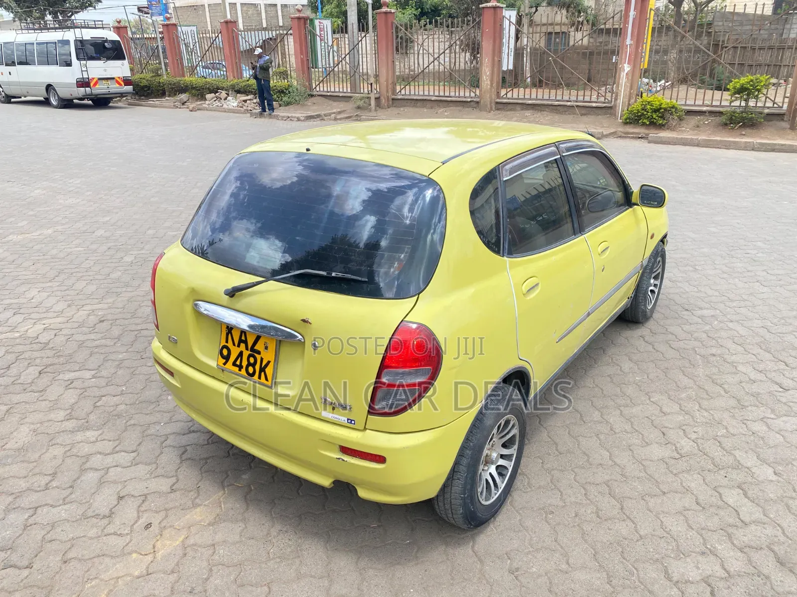 Toyota Duet 2000 Green