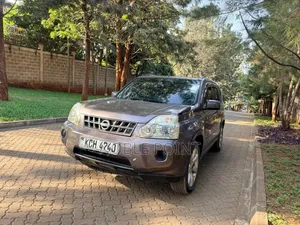 Nissan X-Trail 2010 Gray