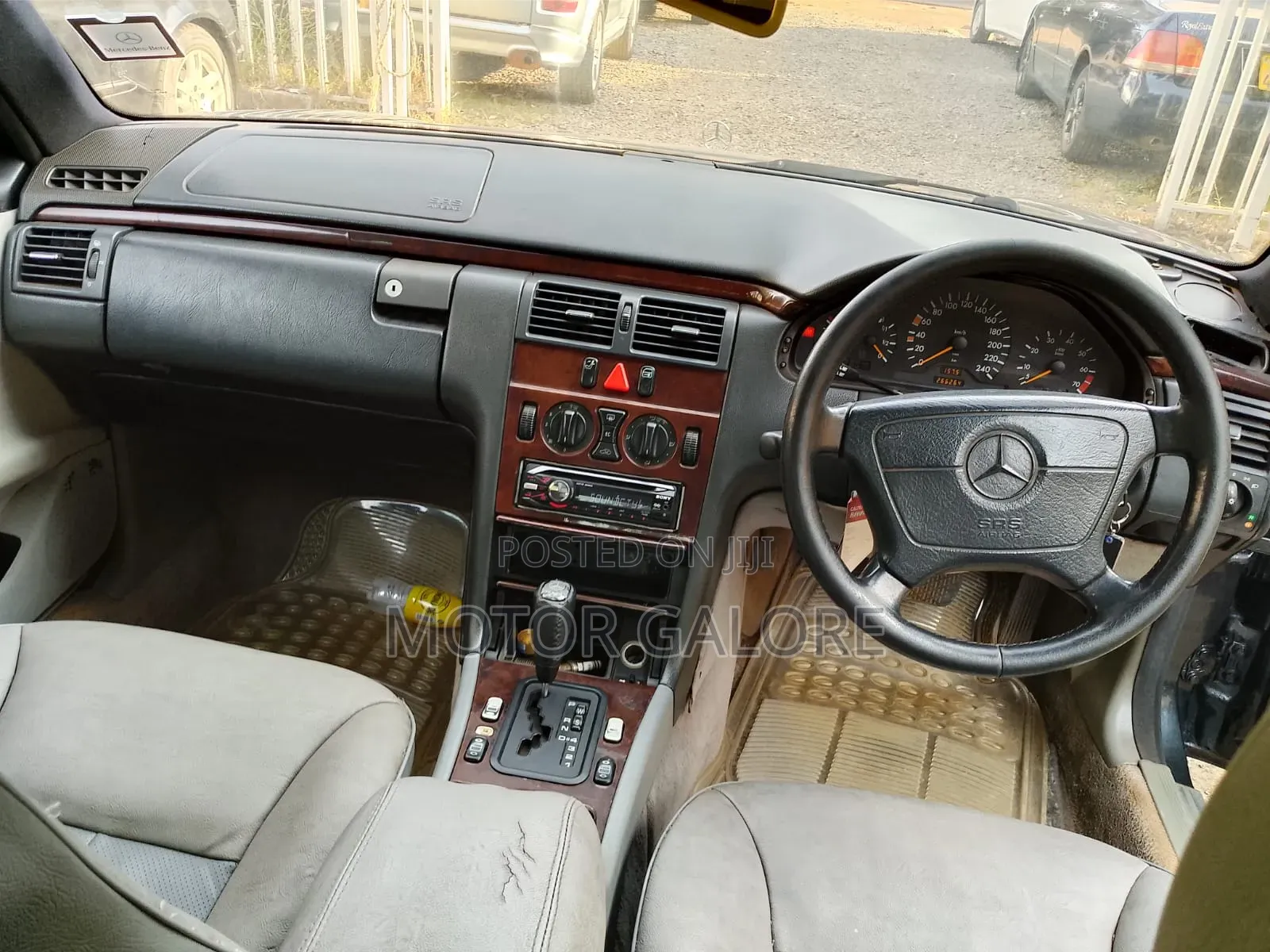 Mercedes-Benz E230 1995 Black