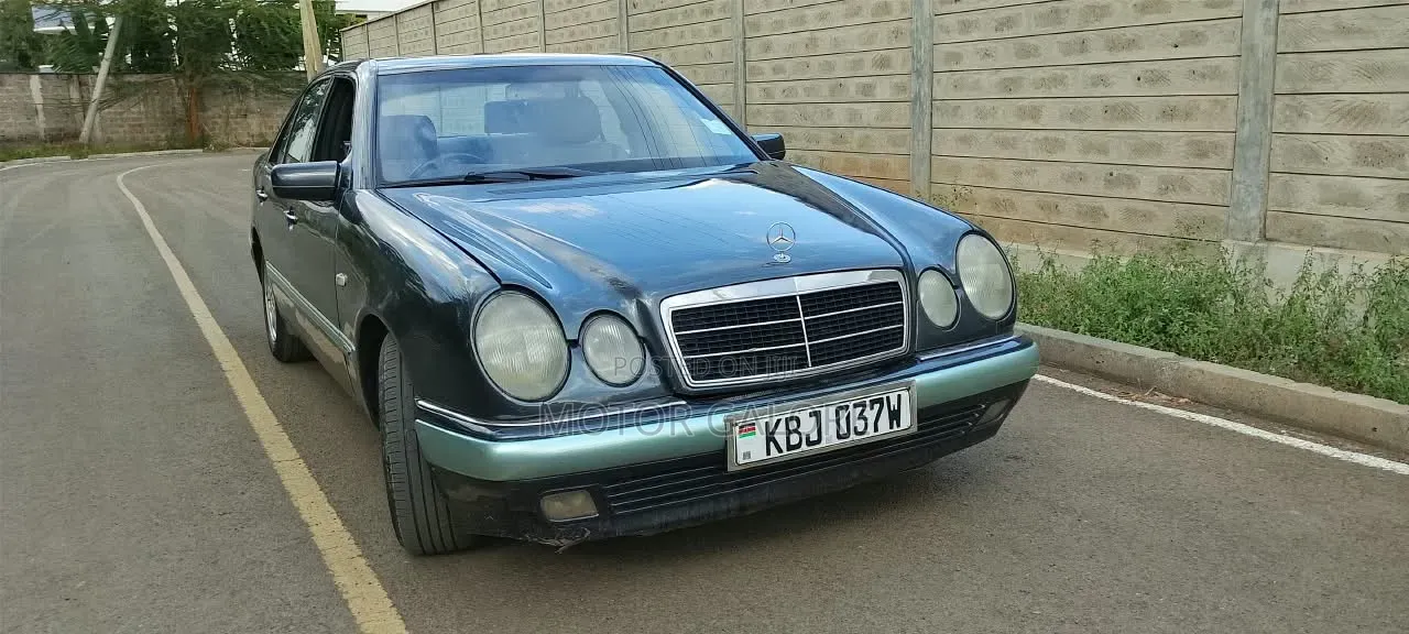 Mercedes-Benz E230 1995 Black
