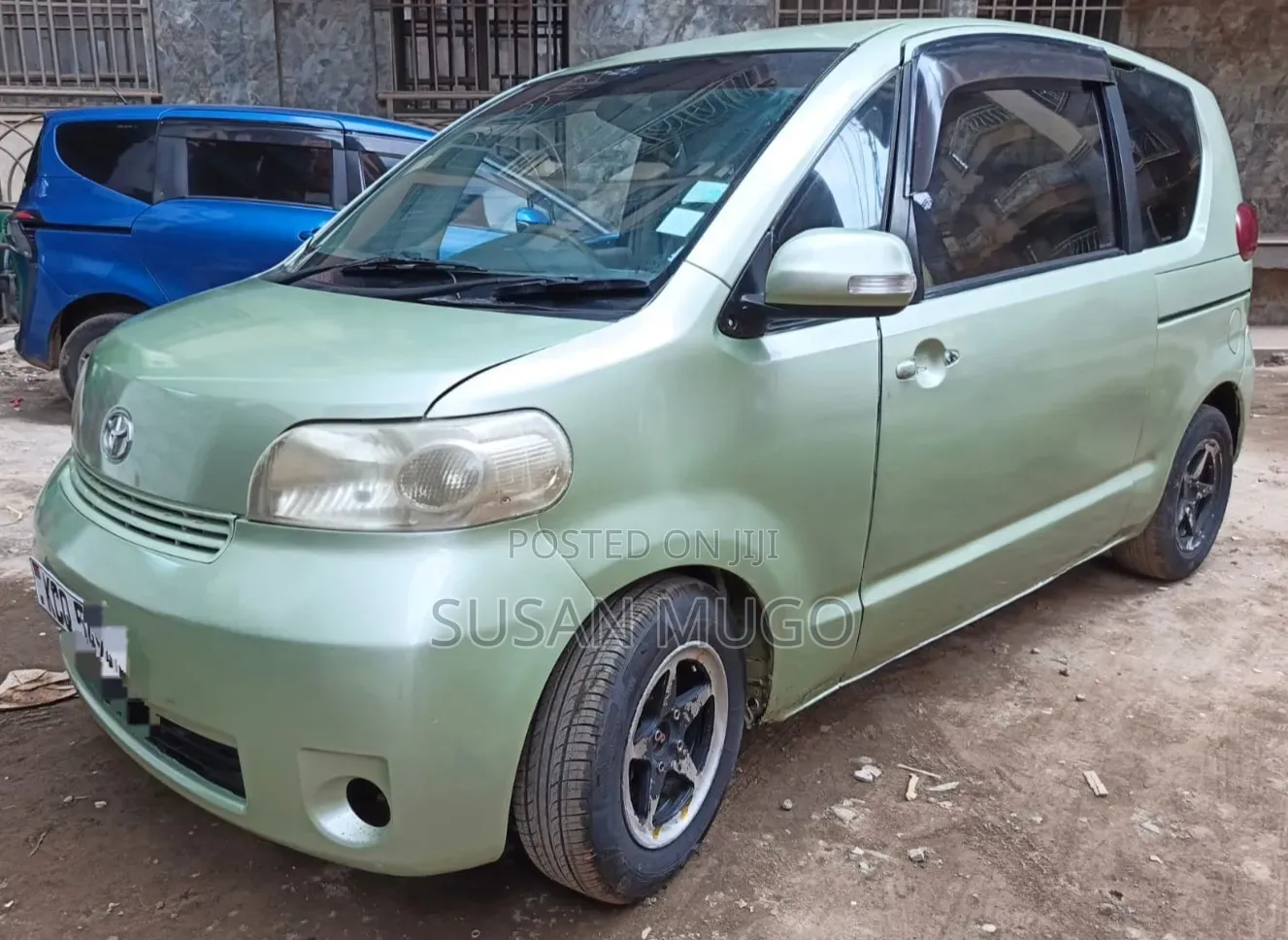 Toyota Porte 2011 Green