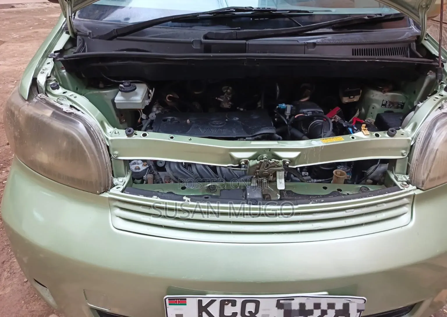 Toyota Porte 2011 Green