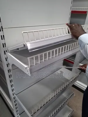 Spacious Gondola Shelves