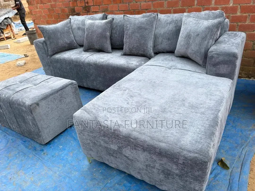 7 Seater Grey L-Shaped Sectional Sofa.
