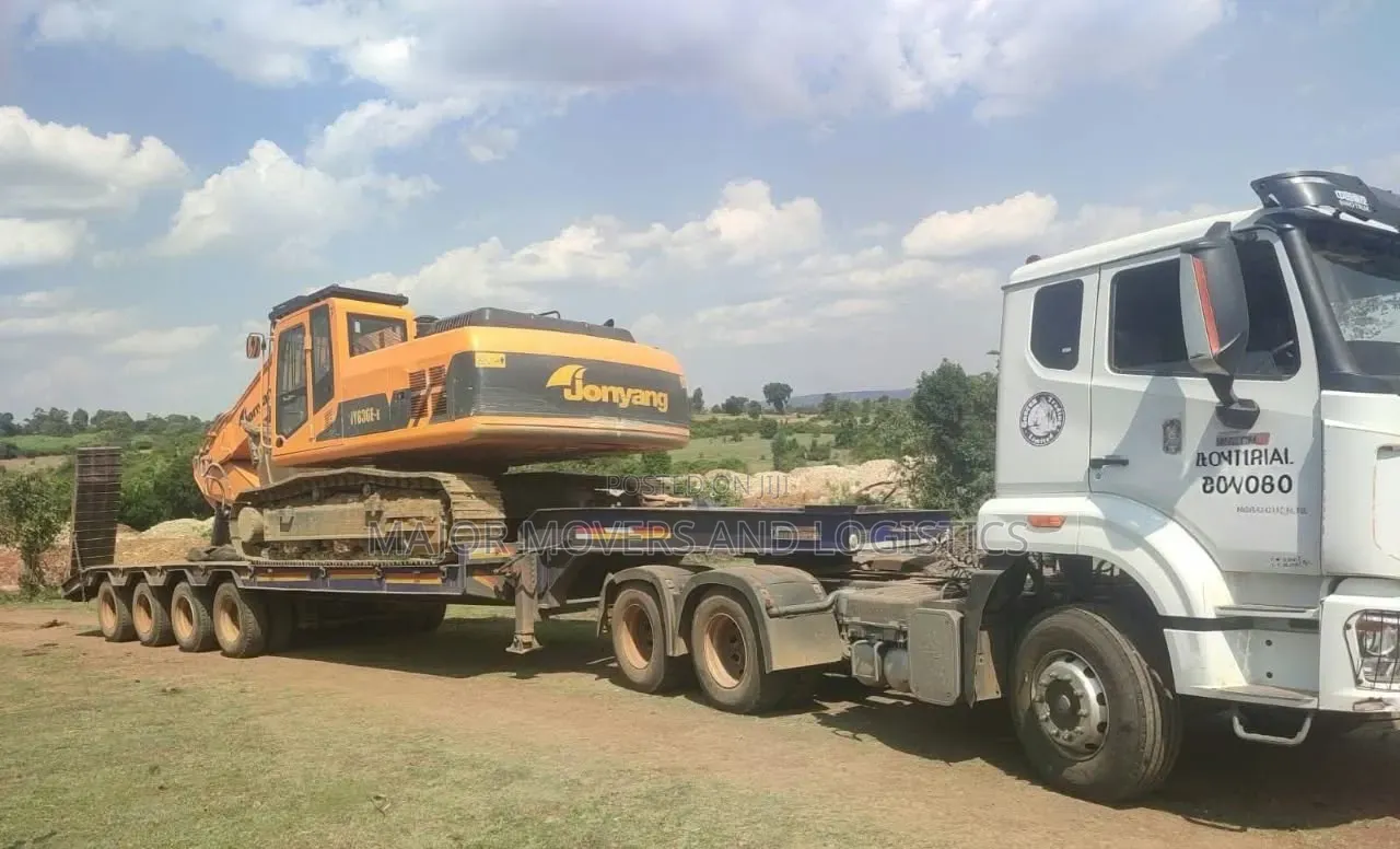 Lowloaders Ready for Your Cargo