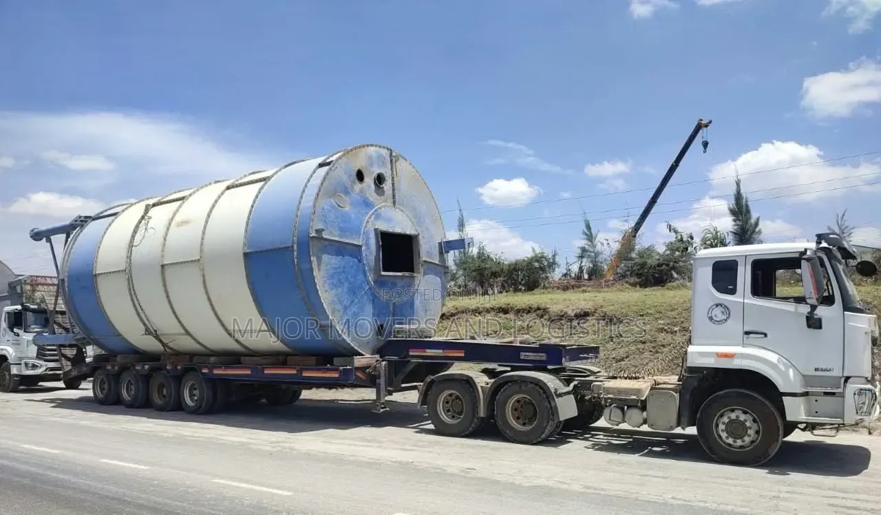 Lowloaders Ready for Your Cargo