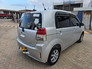 Toyota Spade 2012 Silver