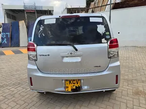 Toyota Spade 2012 Silver