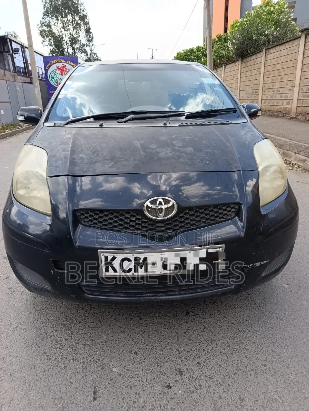 Toyota Vitz 2010 Black