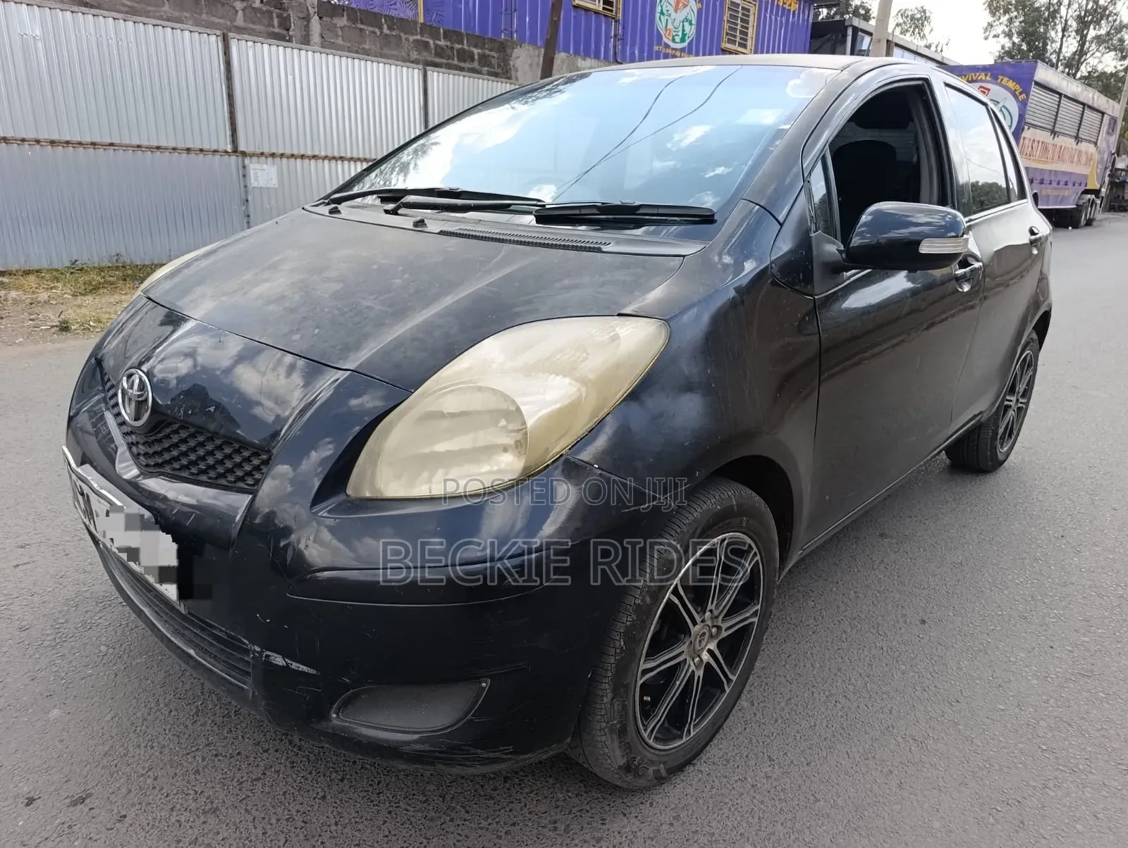 Toyota Vitz 2010 Black
