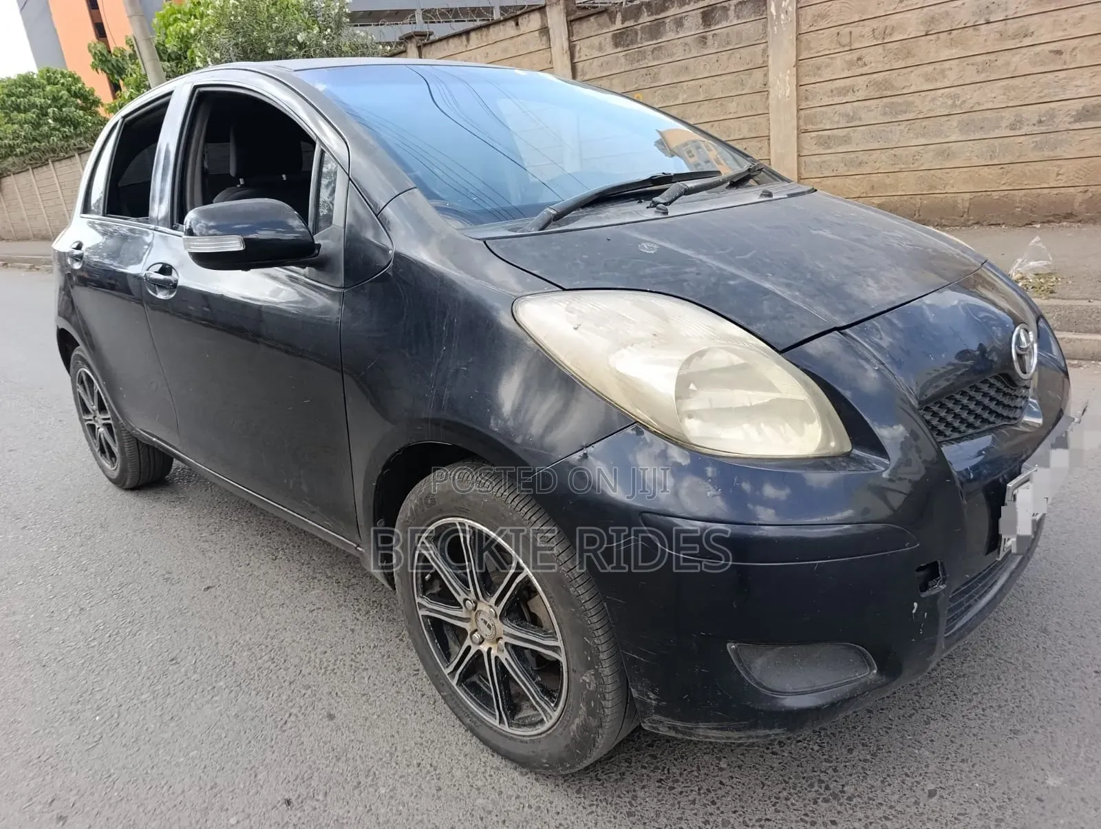 Toyota Vitz 2010 Black